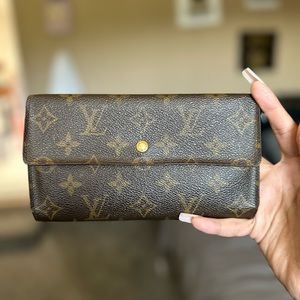 LOUIS VUITTON Monogram Porte Tresor International Wallet